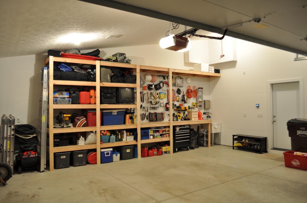 Shelves in the garage 62 фото