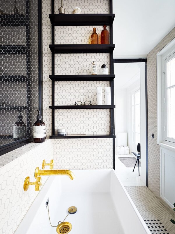 Shelves in the small bathroom