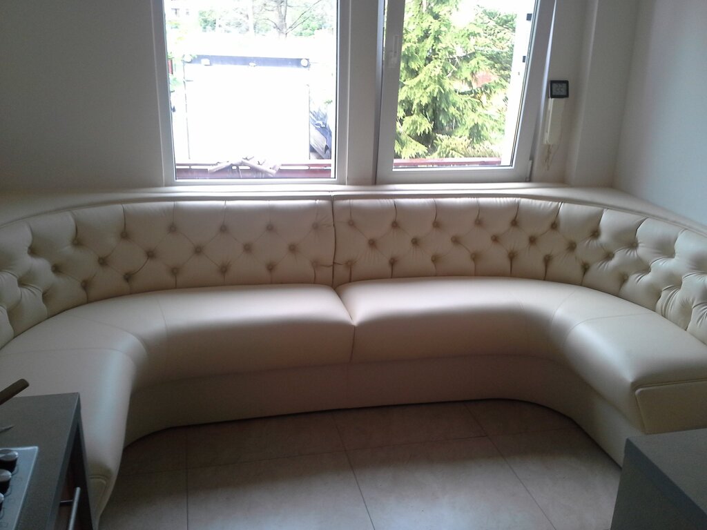 Semi-circular sofa for the kitchen