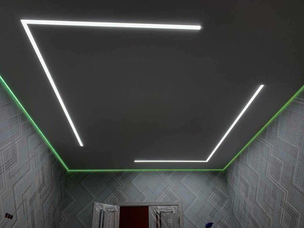 Ceilings with glowing strips 34 фото