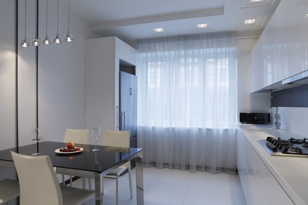 Ceiling cornice in the kitchen