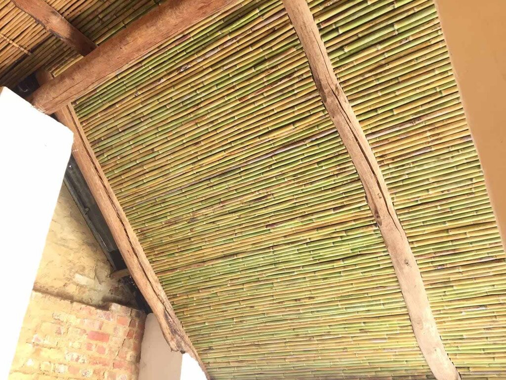 Ceiling made of reed