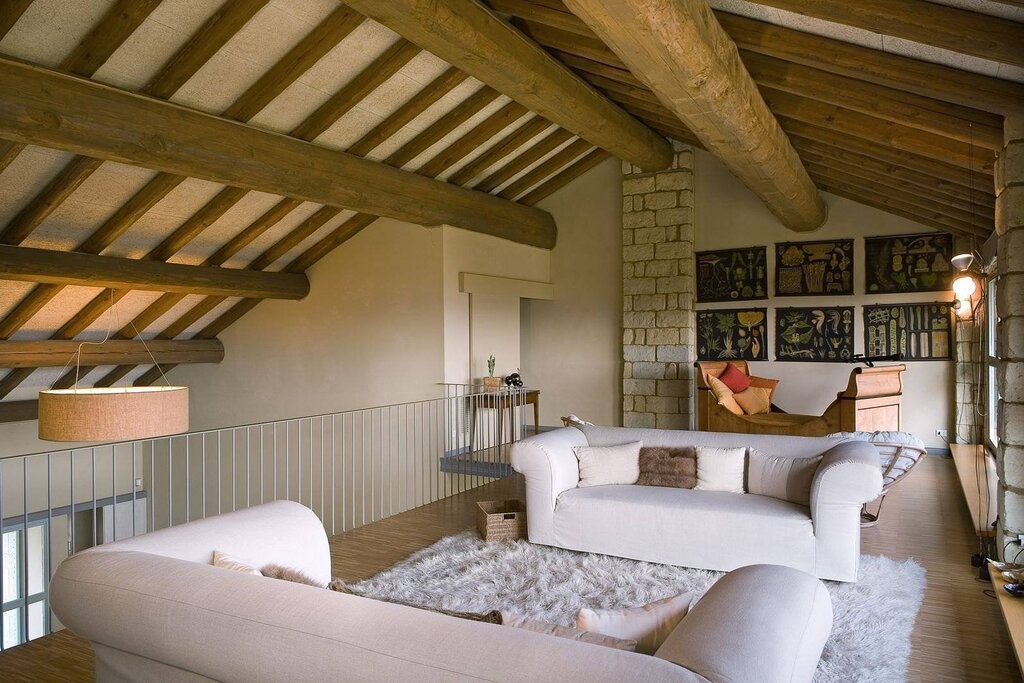 Ceiling with exposed beams