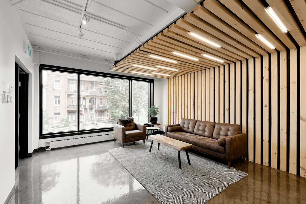 The ceiling with wooden slats