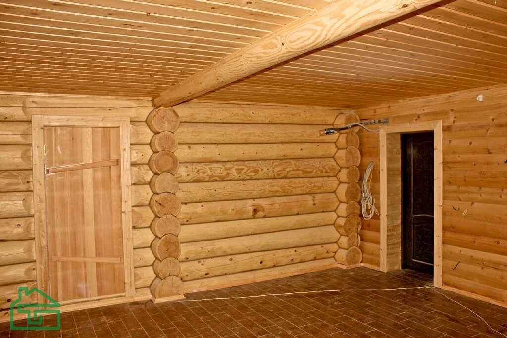 The ceiling in the log sauna