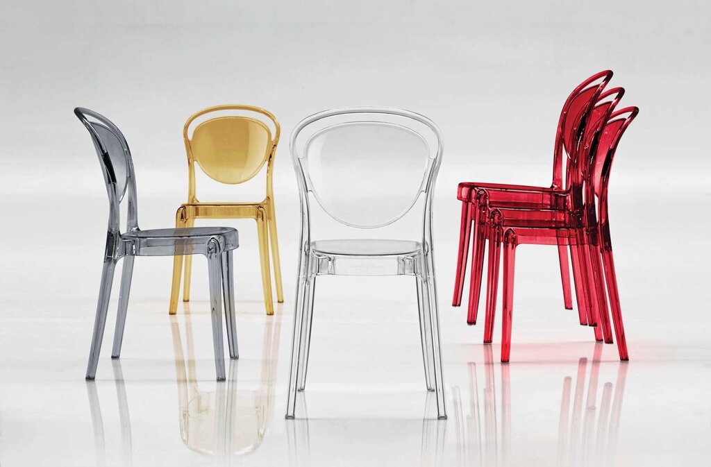 Transparent chairs for the kitchen