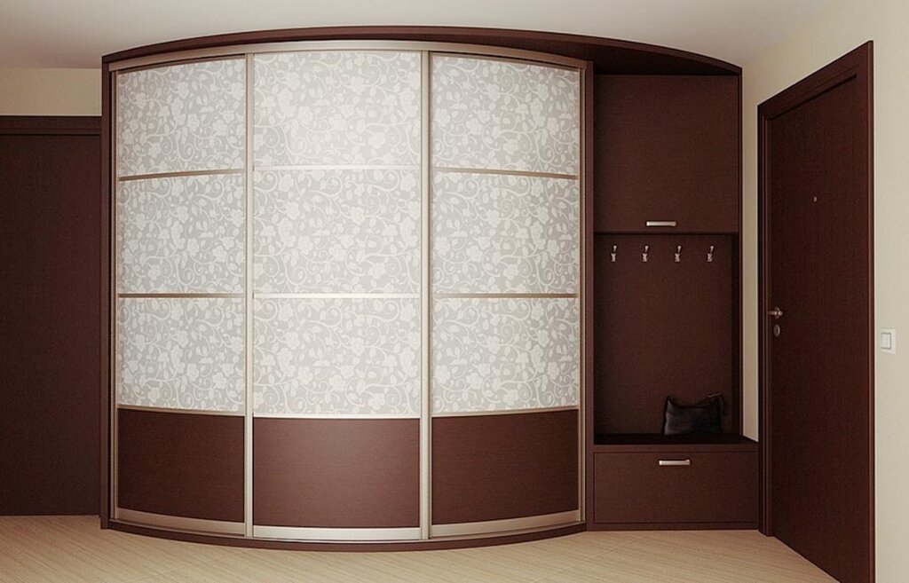 Radius sliding door wardrobe