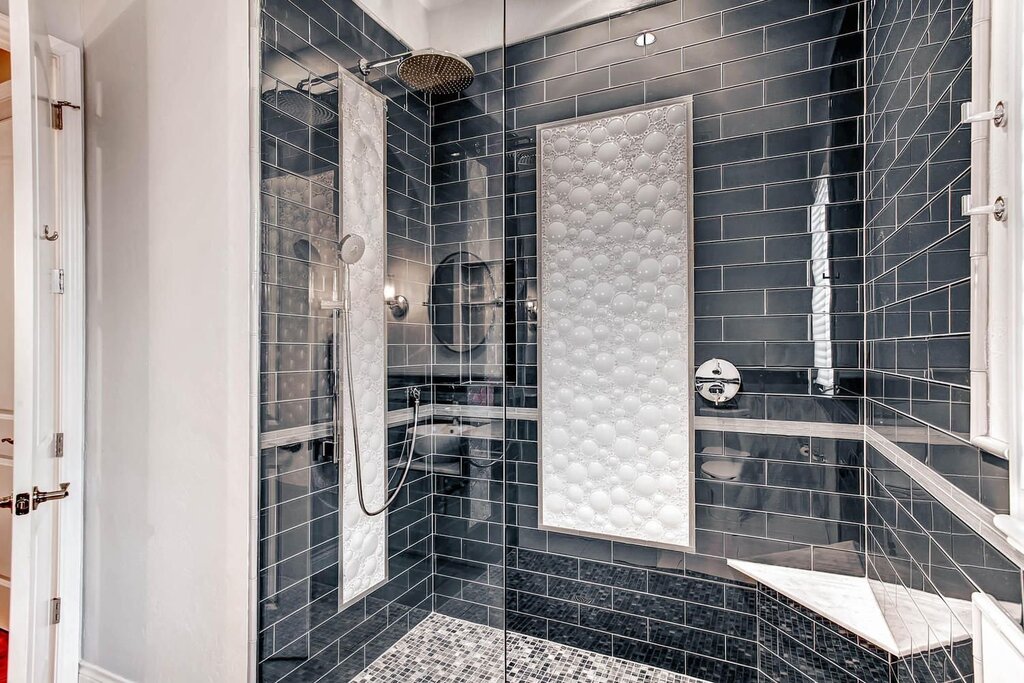 Tile layout in the shower