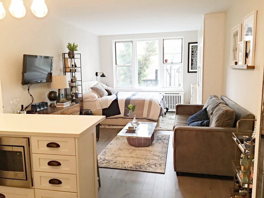 The arrangement of furniture in the apartment