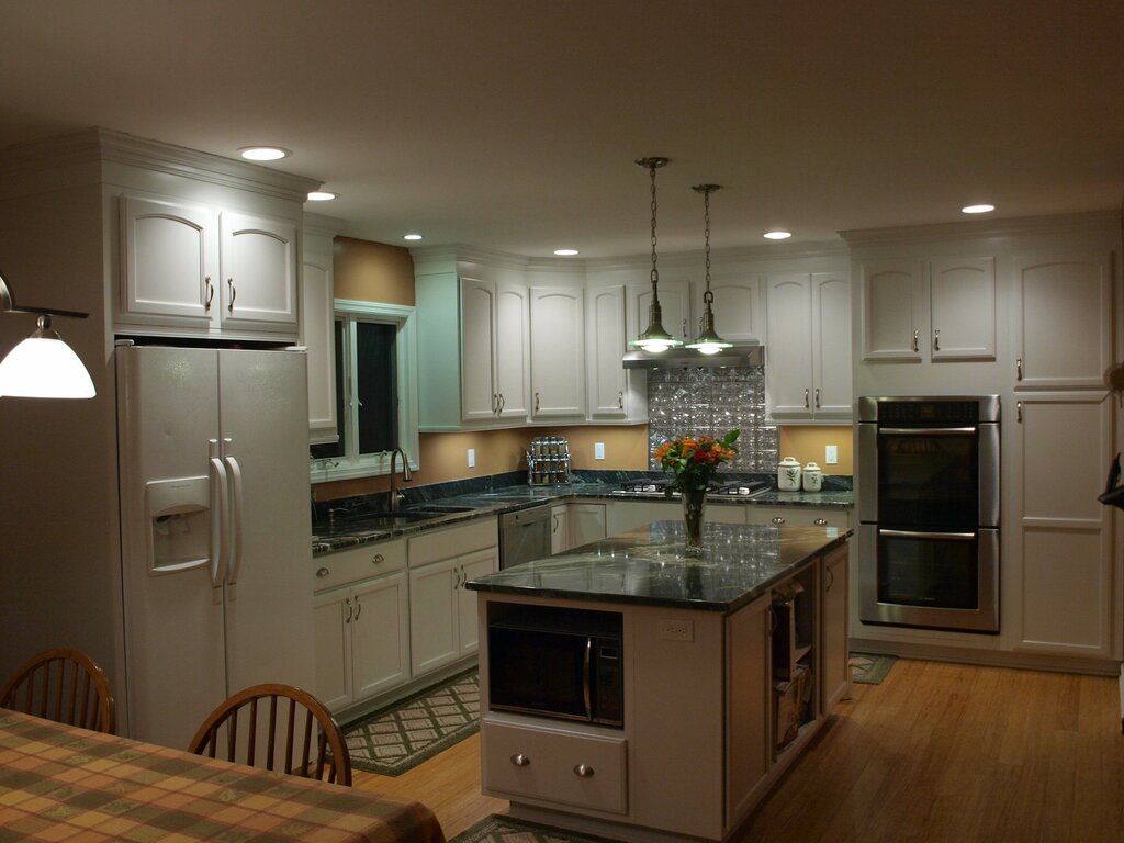 Placement of light fixtures in the kitchen-living room