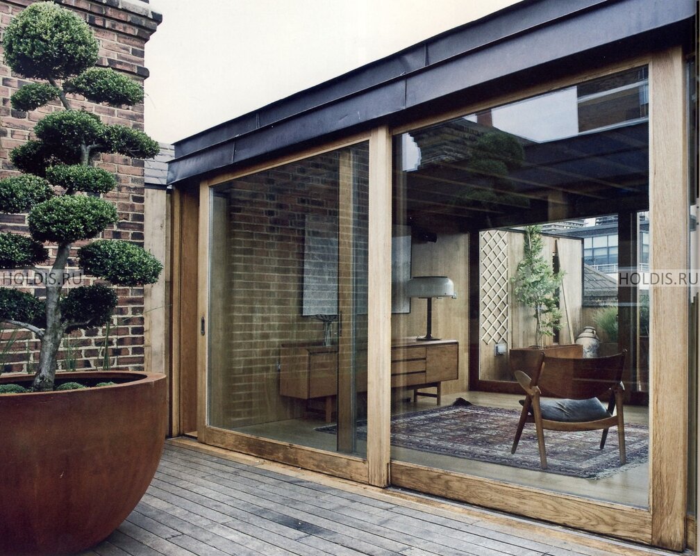 Sliding doors to the terrace