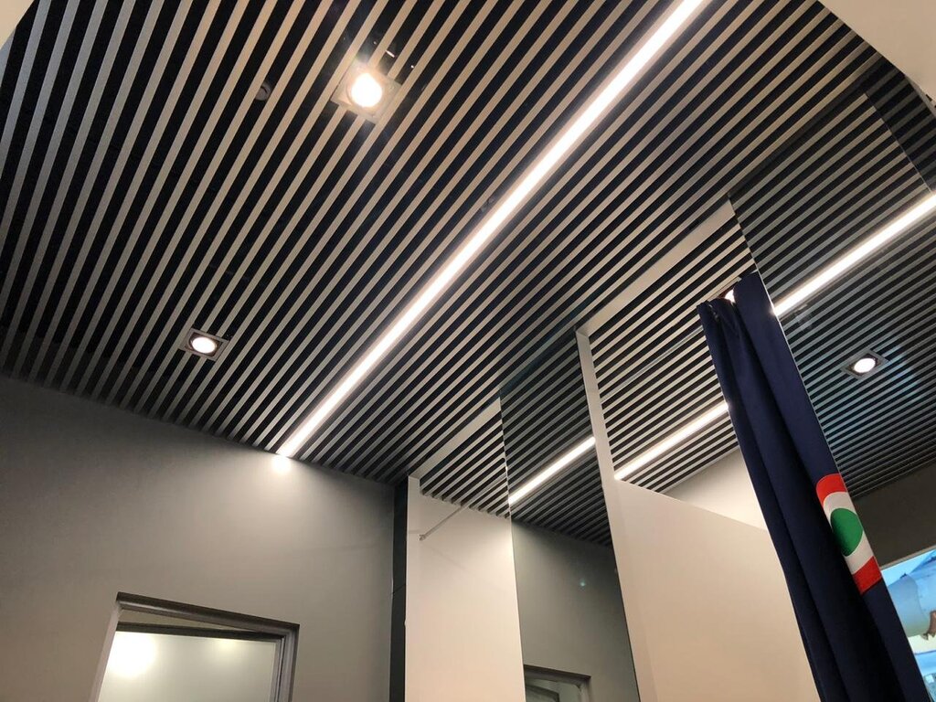 Slatted ceiling with lighting