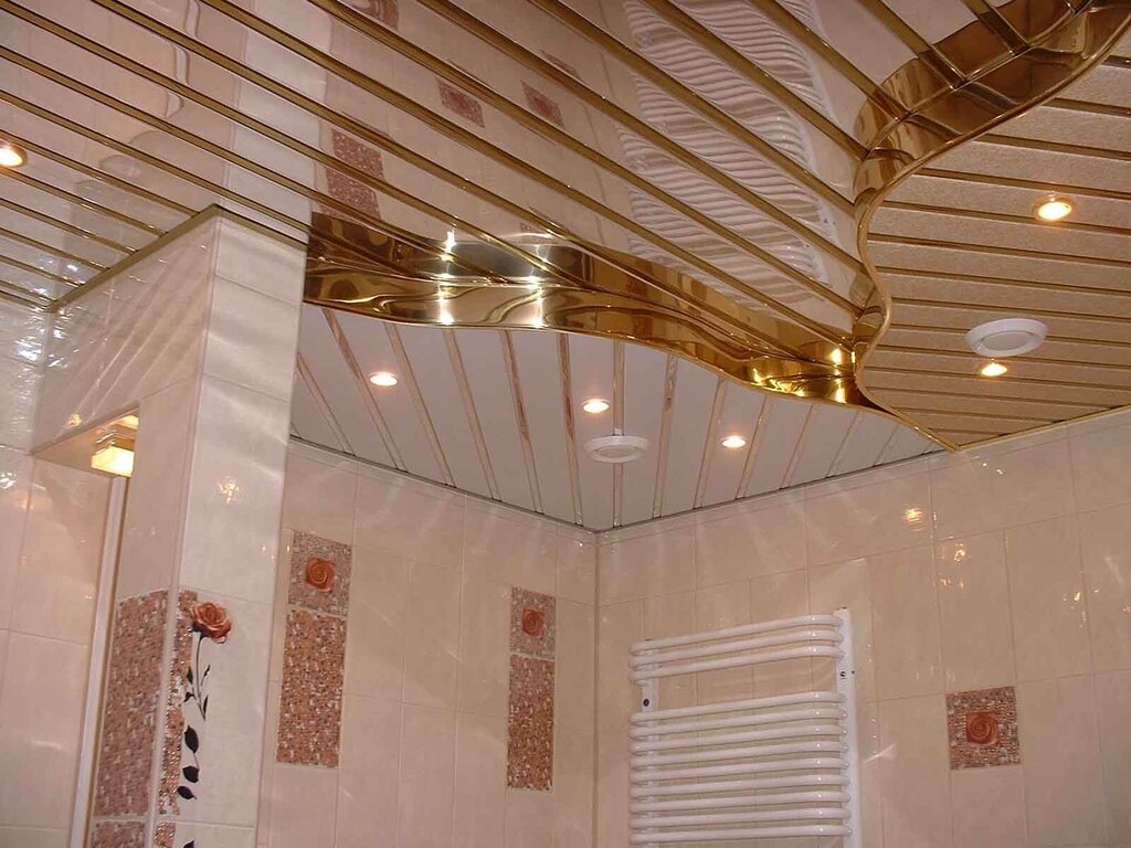 A slatted ceiling for the bathroom