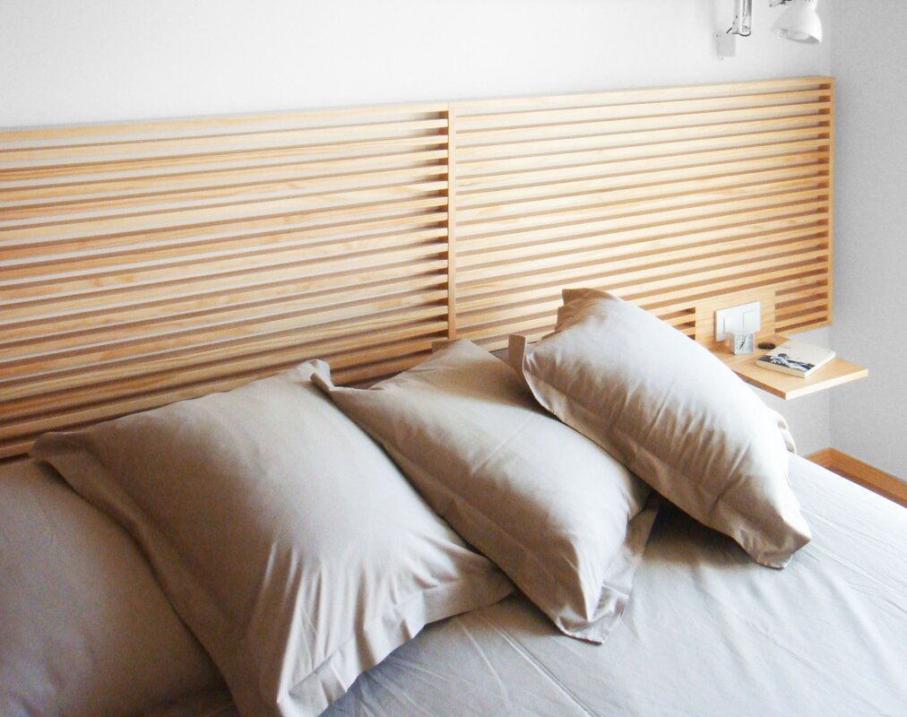 Slatted headboard