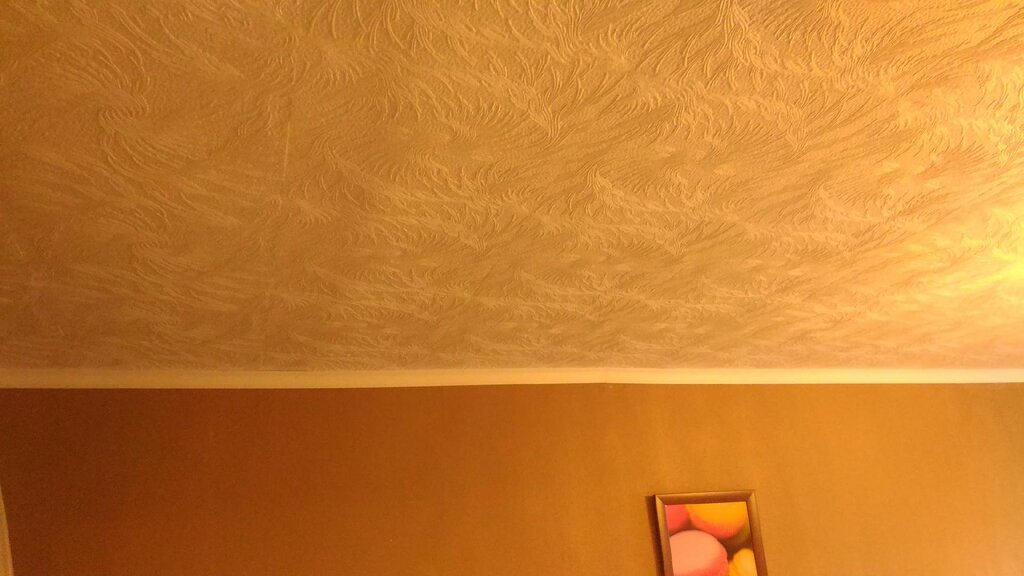 Textured paint for the ceiling