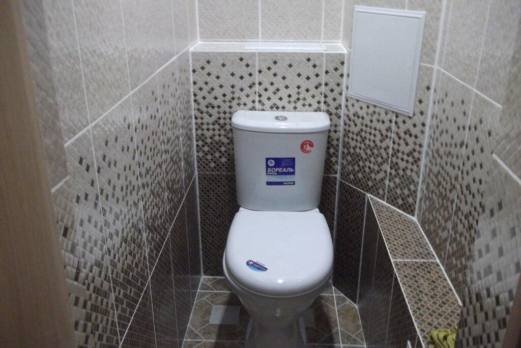 Renovation in the toilet with plastic panels