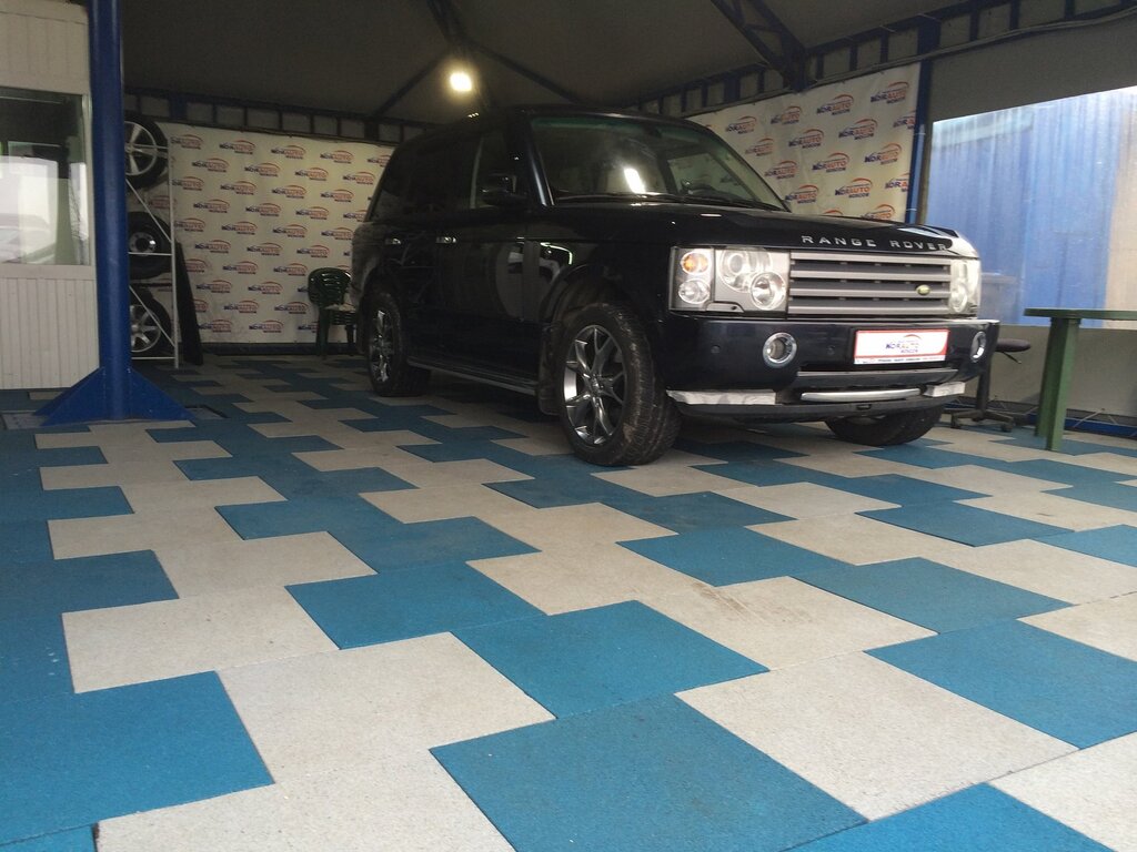 Rubber floor tiles for the garage