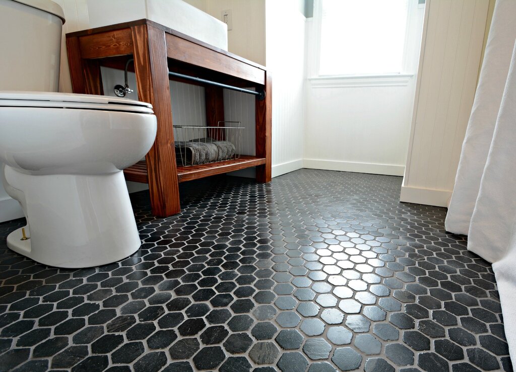 Rubber floor in the bathroom