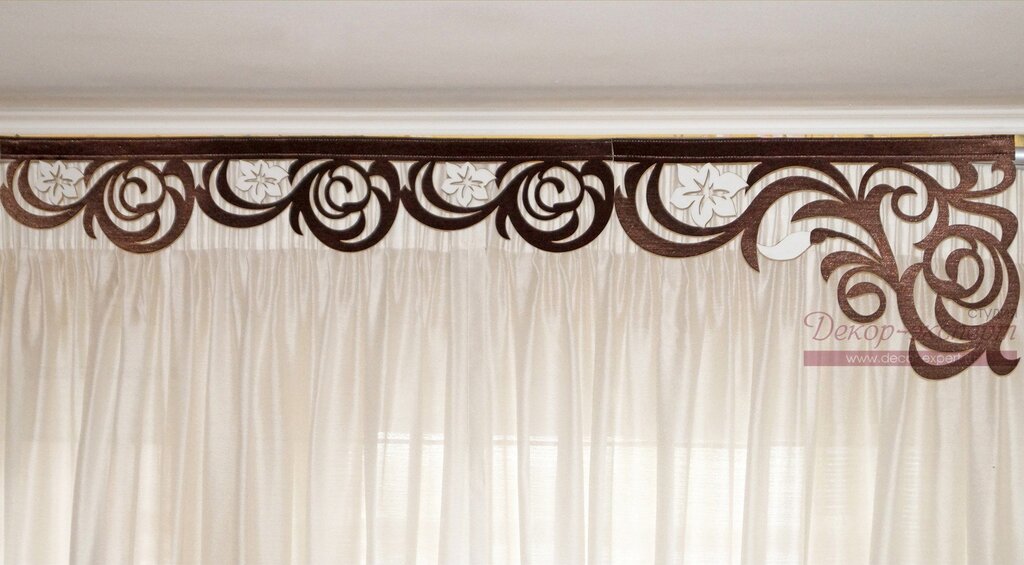 Carved valance for curtains