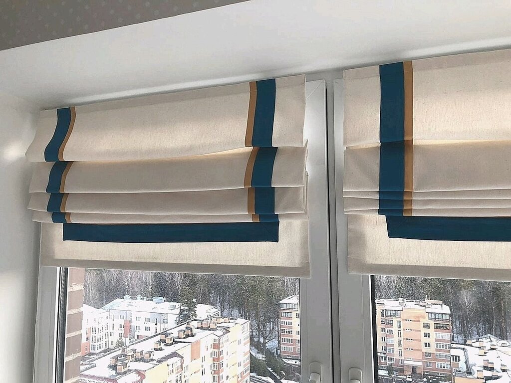 Roman shades with a border