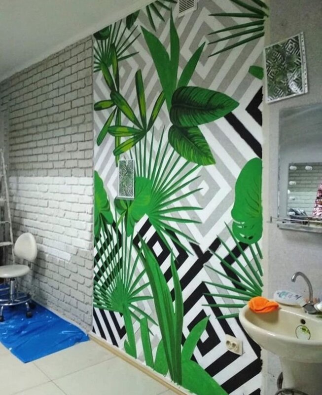 Drawing on the wall in the bathroom