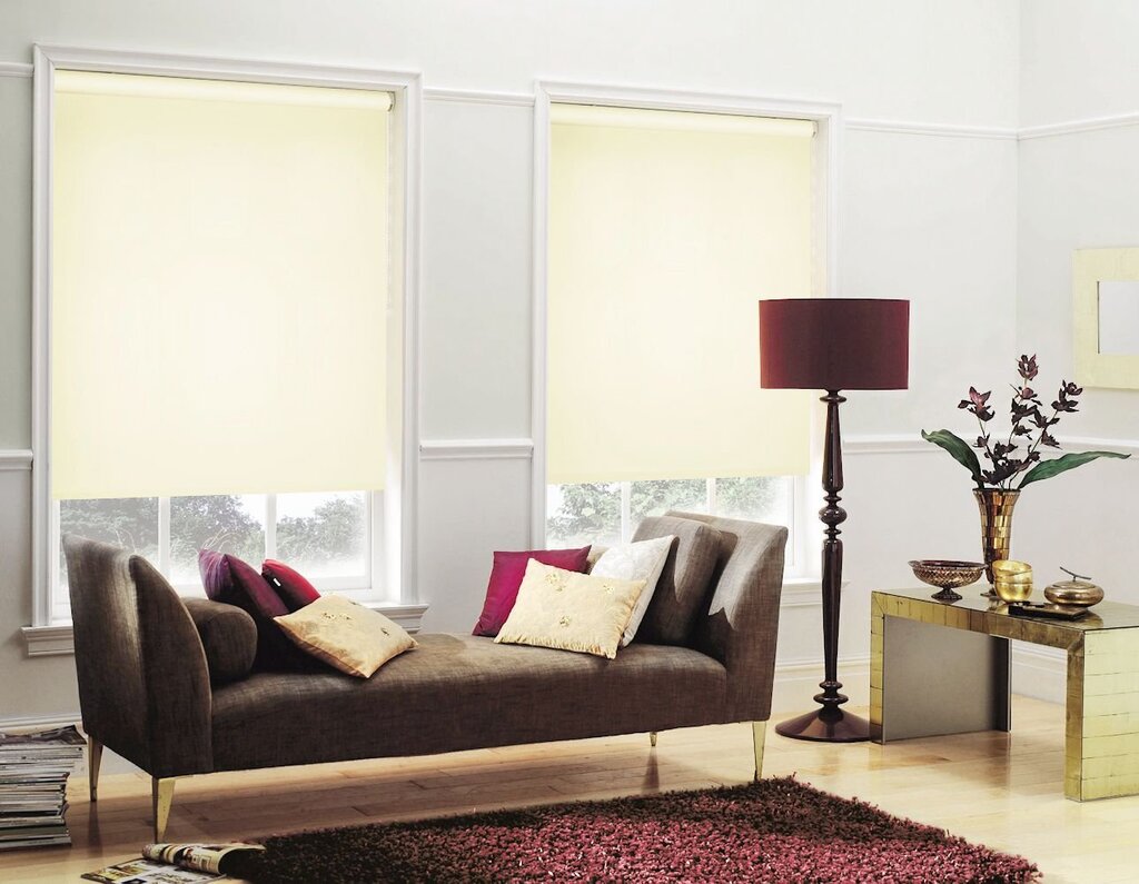 Escar roller blinds