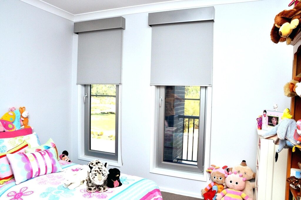 Roller blinds for the children's room