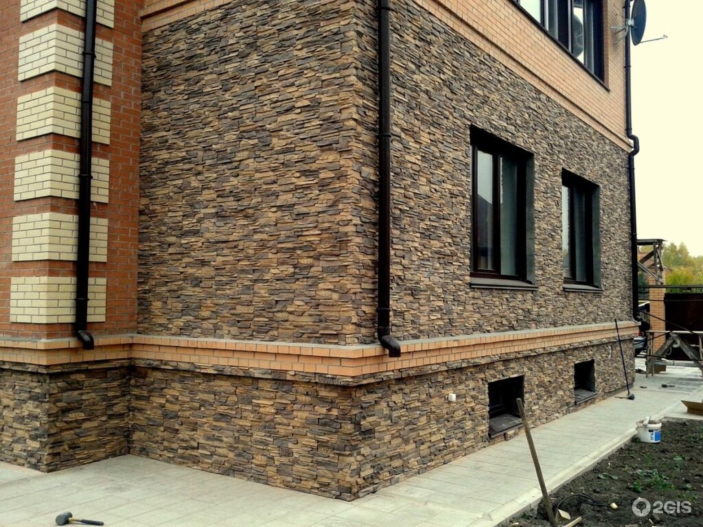 Torn brick for exterior finishing