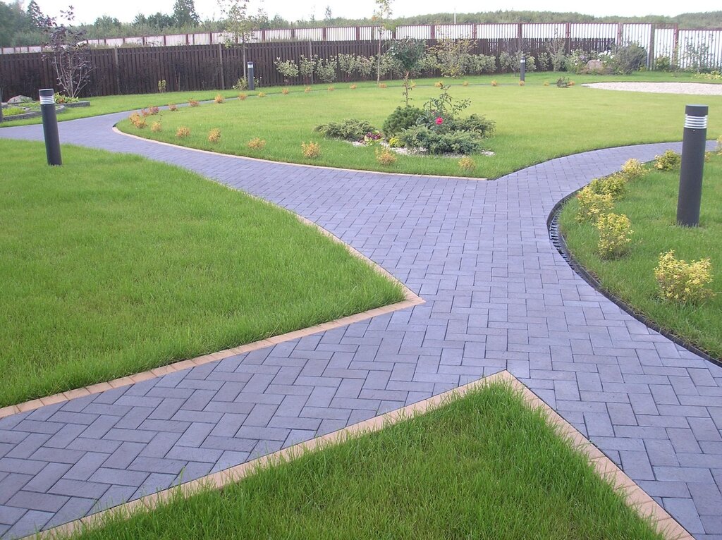 Garden paths made of paving tiles