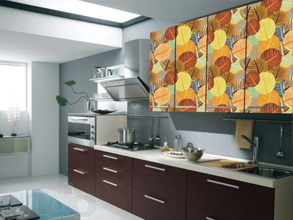 Self-adhesive film for the kitchen