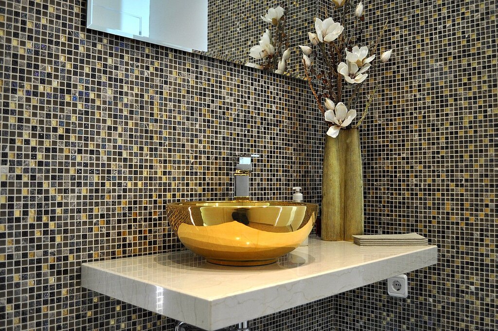 Self-adhesive mosaic tile