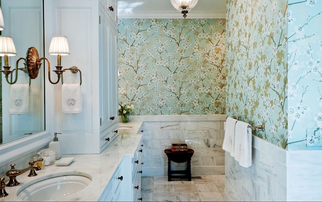 Bathroom with wallpaper and tiles