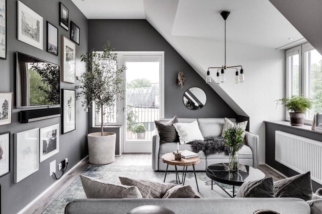 Gray walls in the apartment interior