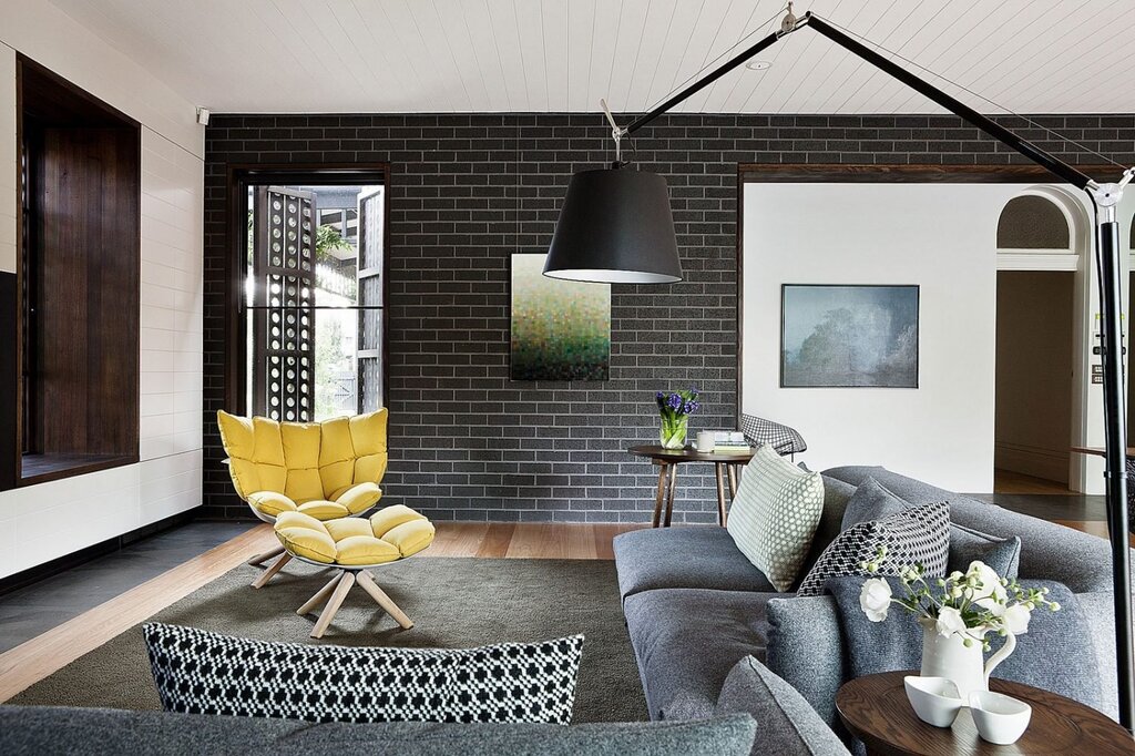 Gray brick in the interior