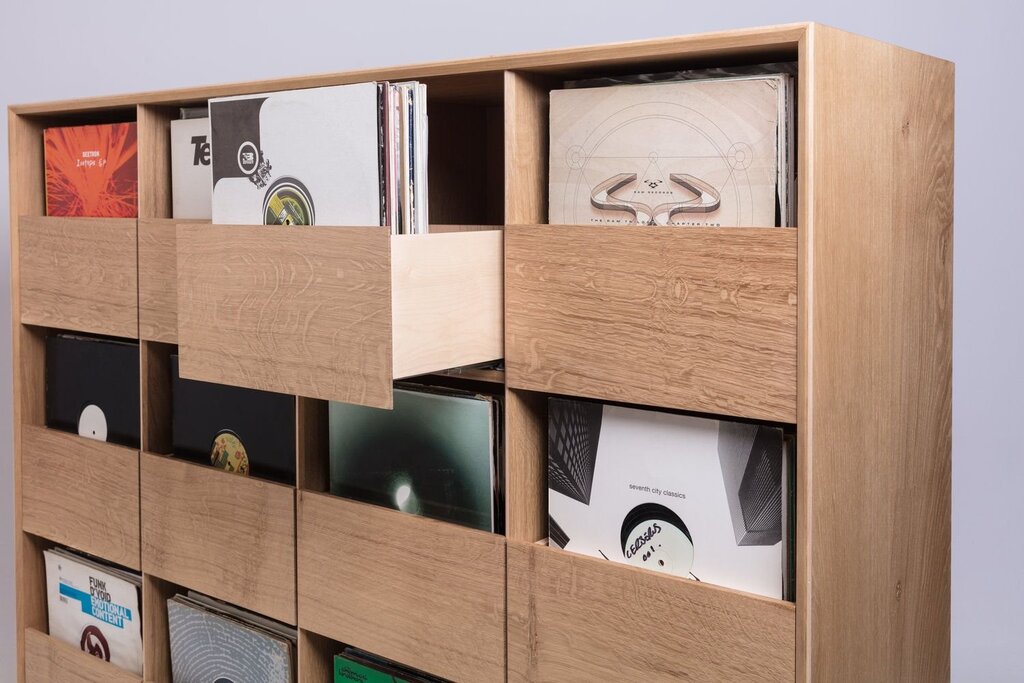 Cabinet for vinyl records