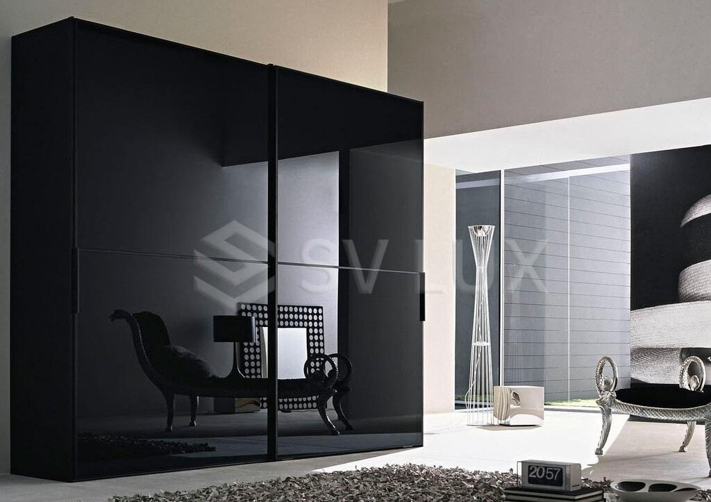 Black gloss wardrobe