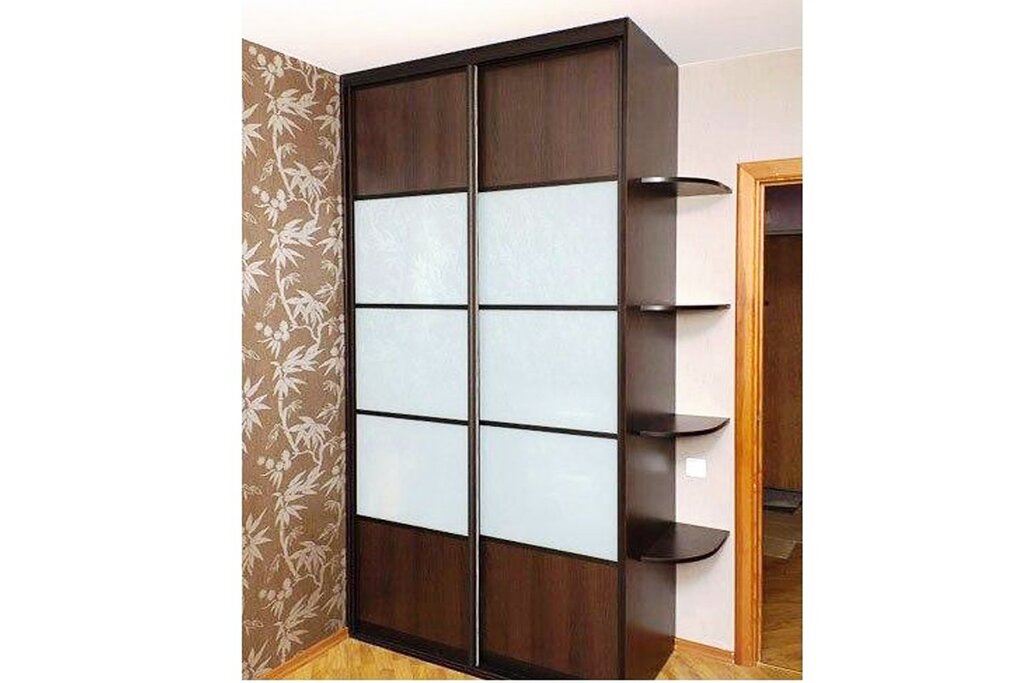 Sliding wardrobe with side shelves