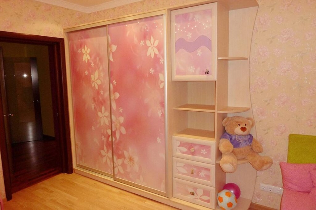 Wardrobe for the children's room