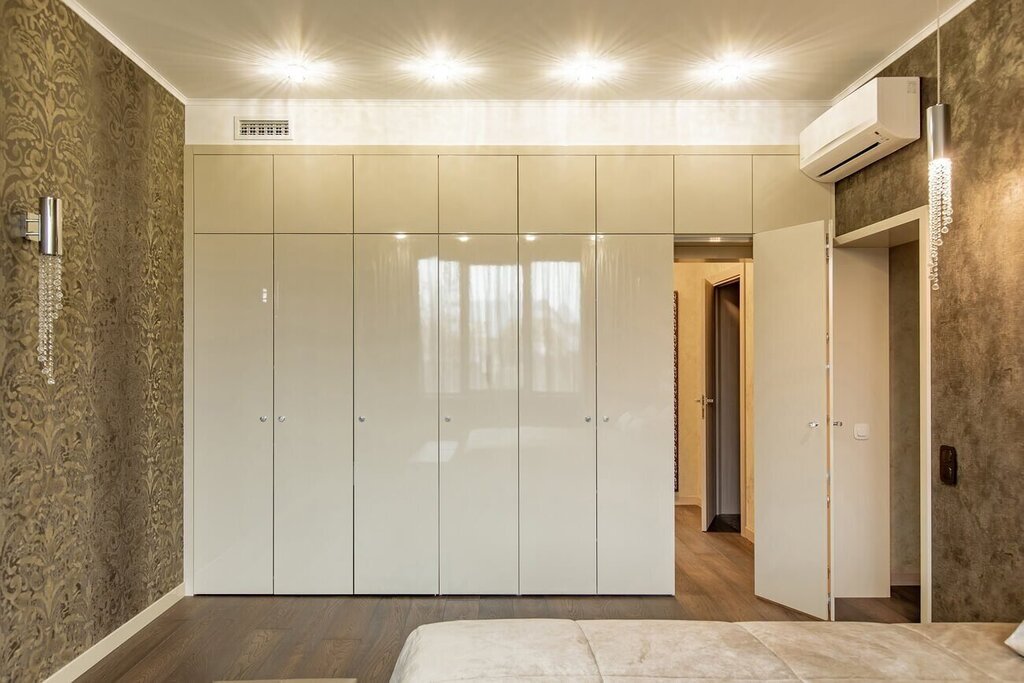 A closet from floor to ceiling