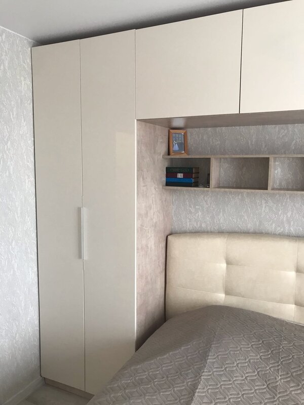 Wardrobes with mezzanines for the bedroom