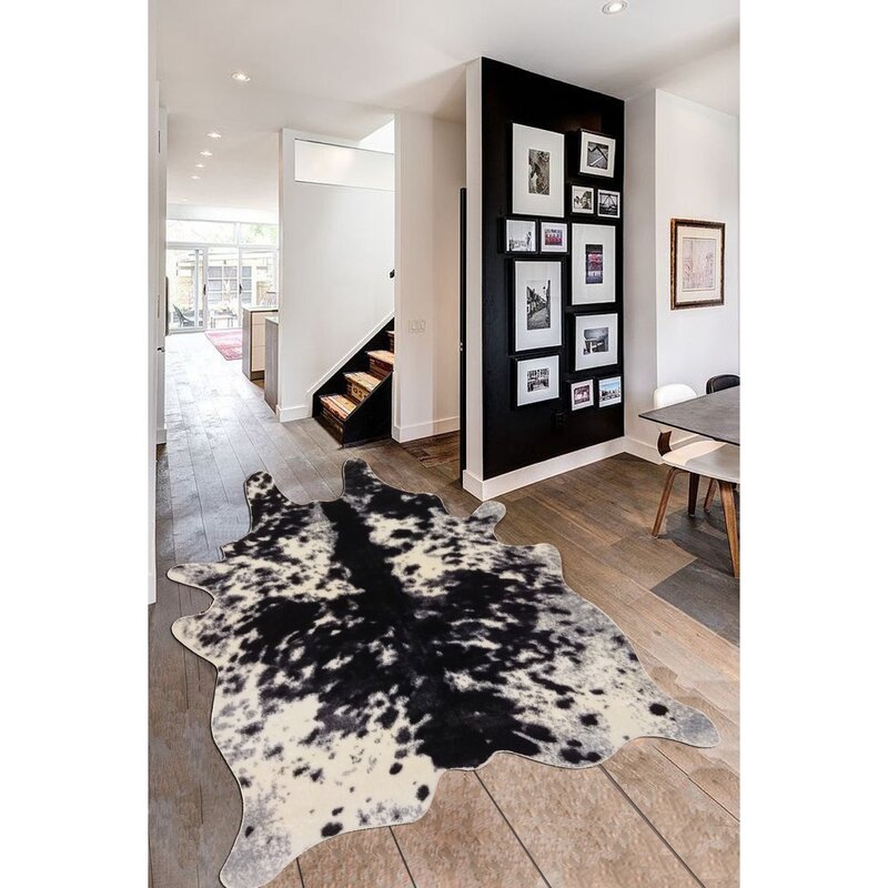 Cowhide on the floor 35 фото