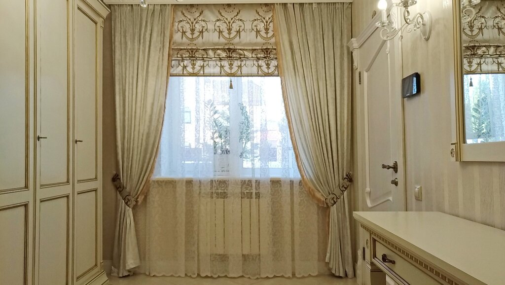 A curtain for the hallway window