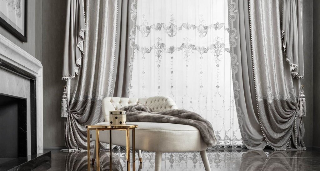 Versailles curtain