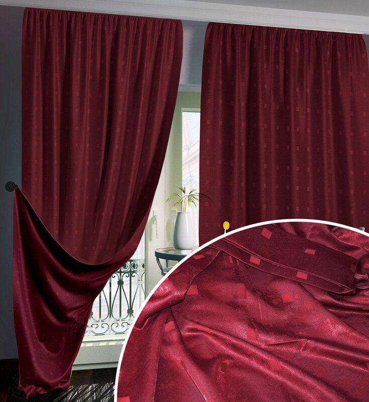 Cranberry-colored curtains in the interior