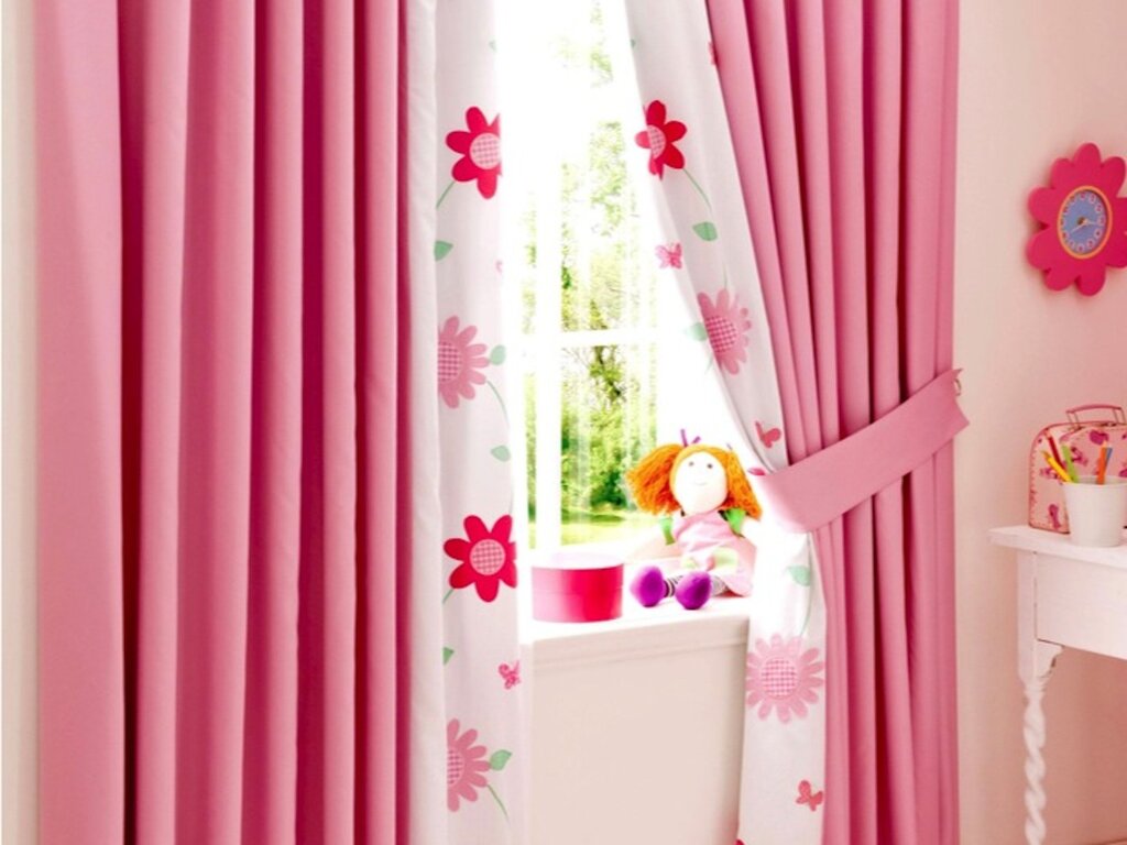 Curtains for the children's room