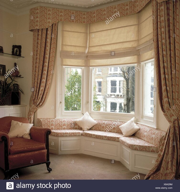 Curtains for a bay window in the kitchen