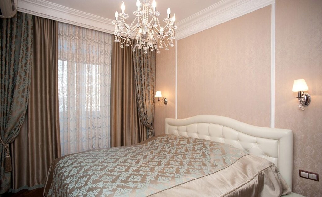 Curtains for the bedroom in beige tones