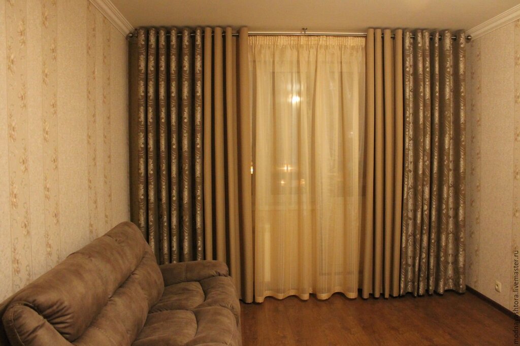 Curtains and tulle on grommets