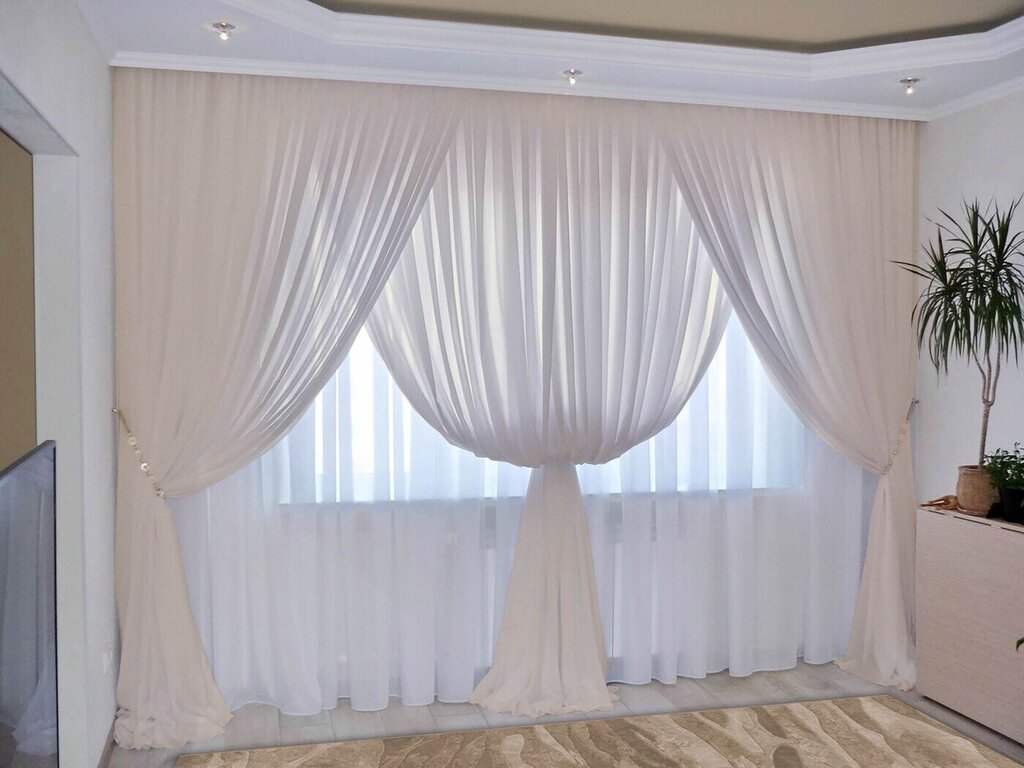 Curtains with tulle for the living room