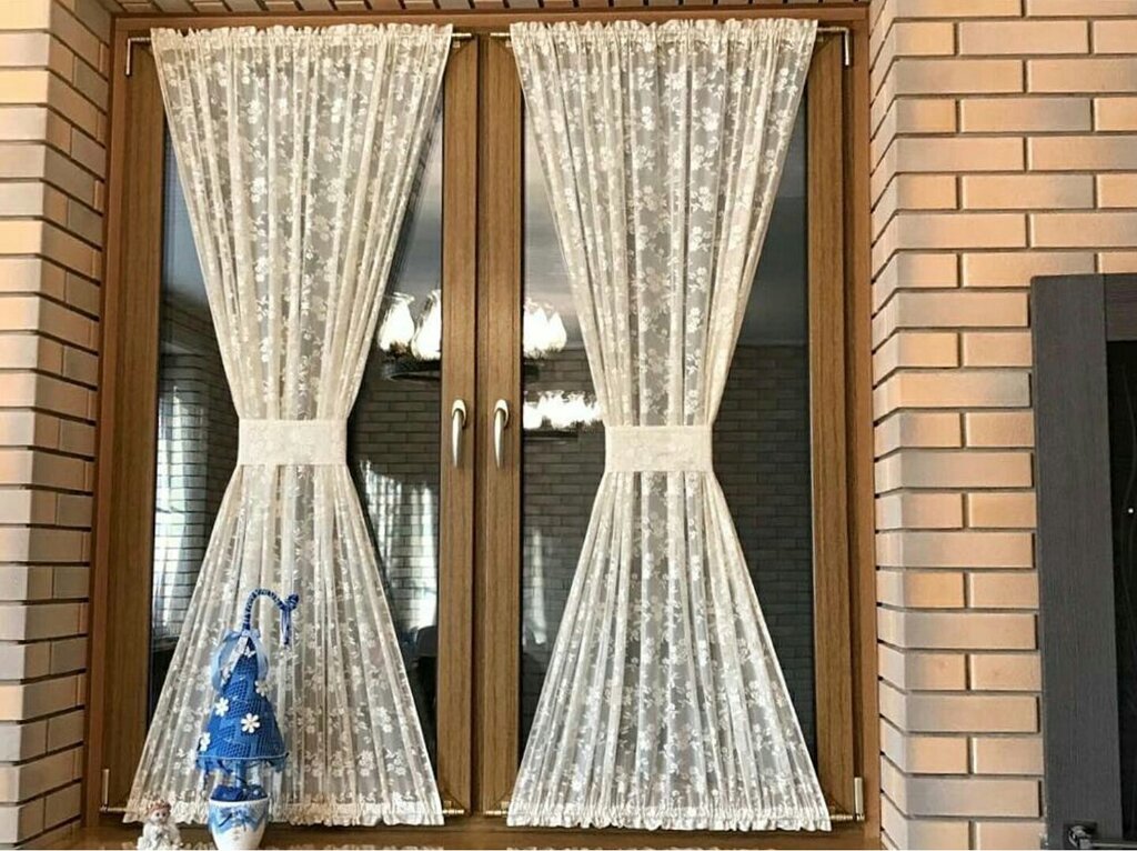 Café-style curtains